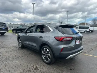 Ford Escape 2023 AWD Platinum 4dr SUV