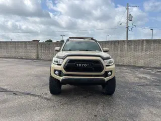Toyota Tacoma 2018 4x4 TRD Pro 4dr Double Cab 5.0 ft SB 6M