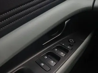 Hyundai ELANTRA Hybrid 2025 Limited 4dr Sedan
