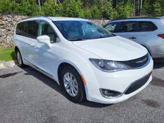 Chrysler Pacifica 2018 Touring L Plus 4dr Mini-Van