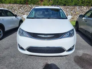 Chrysler Pacifica 2018 Touring L Plus 4dr Mini-Van