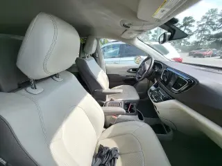 Chrysler Pacifica 2018 Touring L Plus 4dr Mini-Van