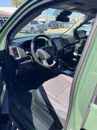 Nissan Frontier 2022 4x4 SV 4dr Crew Cab 6.1 ft. LB