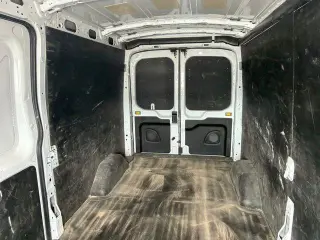 Ford Transit 2023 250 3dr SWB Medium Roof Cargo Van