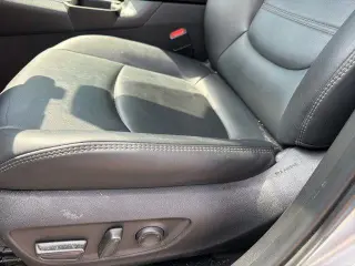 Toyota RAV4 Hybrid 2022 AWD XLE Premium 4dr SUV