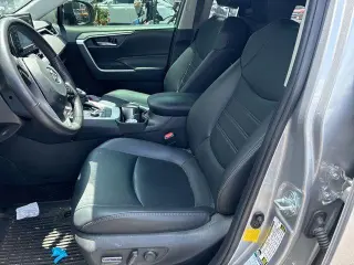 Toyota RAV4 Hybrid 2022 AWD XLE Premium 4dr SUV