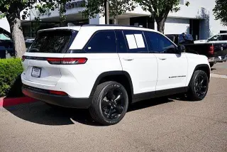 Jeep Grand Cherokee 2023 4x4 Laredo X 4dr SUV
