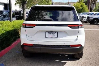 Jeep Grand Cherokee 2023 4x4 Laredo X 4dr SUV