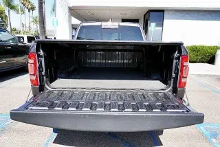 Ram 1500 2019 4x2 Laramie 4dr Crew Cab 5.6 ft. SB Pickup