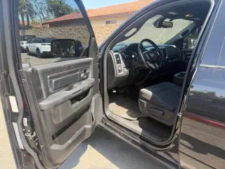Ram 1500 Classic 2022 4x4 SLT 4dr Crew Cab 5.5 ft. SB Pickup