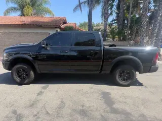 Ram 1500 Classic 2022 4x4 SLT 4dr Crew Cab 5.5 ft. SB Pickup