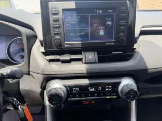 Toyota RAV4 Hybrid 2022 AWD LE 4dr SUV