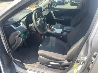 Toyota RAV4 2024 AWD LE 4dr SUV