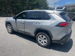 Toyota RAV4 2024 AWD LE 4dr SUV