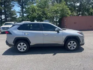 Toyota RAV4 2024 AWD LE 4dr SUV