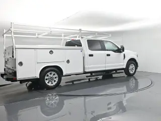 Ford F-250 Super Duty 2021 4x2 XL 4dr Crew Cab 8 ft. LB Pickup