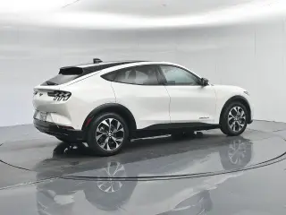 Ford Mustang Mach-E 2022 Premium 4dr SUV