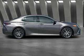 Toyota Camry Hybrid 2023 XLE 4dr Sedan