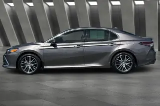 Toyota Camry Hybrid 2023 XLE 4dr Sedan