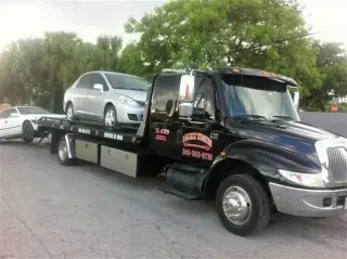 TOWING SERVICE ( 305) 303 8716