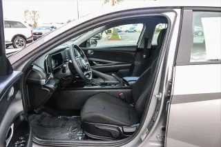 Hyundai ELANTRA 2025 SE 4dr Sedan
