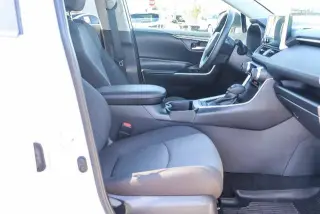 Toyota RAV4 2024 XLE 4dr SUV