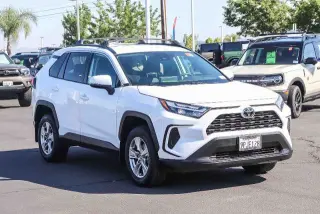 Toyota RAV4 2024 XLE 4dr SUV