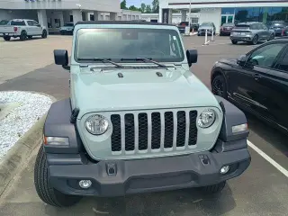 Jeep Wrangler 2024 4x4 Sport 4dr SUV