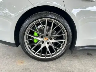 Porsche Panamera 2018 4dr Sedan