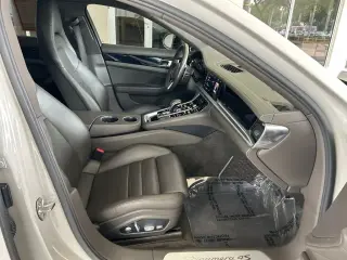 Porsche Panamera 2018 4dr Sedan