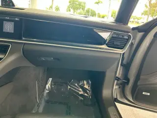 Porsche Panamera 2018 4dr Sedan