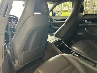 Porsche Panamera 2018 4dr Sedan