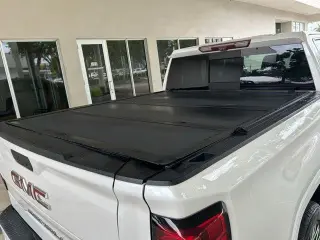 GMC Sierra 1500 2020 4x2 Denali 4dr Crew Cab 5.8 ft. SB