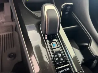 Toyota Crown 2024 AWD XLE 4dr Sedan