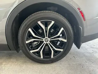 Toyota Crown 2024 AWD XLE 4dr Sedan