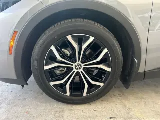 Toyota Crown 2024 AWD XLE 4dr Sedan