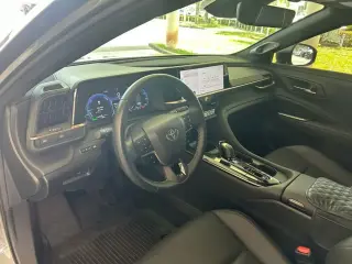 Toyota Crown 2024 AWD XLE 4dr Sedan
