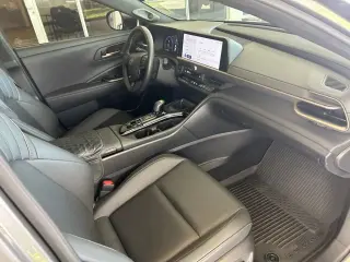 Toyota Crown 2024 AWD XLE 4dr Sedan
