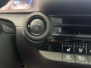 Toyota Crown 2024 AWD XLE 4dr Sedan