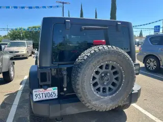 Jeep Wrangler Unlimited 2017 4x4 Sport 4dr SUV