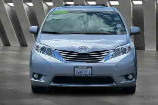 Toyota Sienna 2017 AWD XLE 7-Passenger 4dr Mini-Van