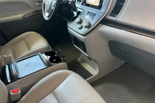 Toyota Sienna 2017 AWD XLE 7-Passenger 4dr Mini-Van