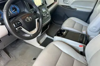 Toyota Sienna 2017 AWD XLE 7-Passenger 4dr Mini-Van