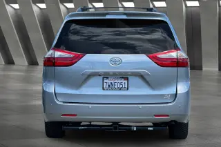Toyota Sienna 2017 AWD XLE 7-Passenger 4dr Mini-Van