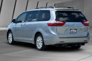 Toyota Sienna 2017 AWD XLE 7-Passenger 4dr Mini-Van