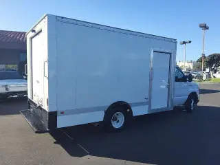 Ford E-Series 2022 E-350 SD 2dr 138 in. WB SRW Cutaway Chassis