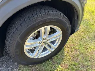 Ford Explorer 2023 AWD XLT 4dr SUV
