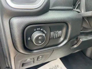 Ram 1500 2019 4x4 Big Horn 4dr Crew Cab 5.6 ft. SB Pickup