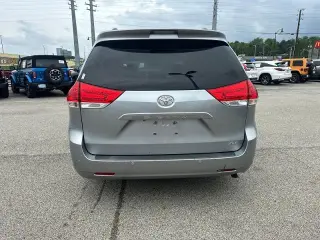 Toyota Sienna 2014 XLE 7-Passenger Auto Access Seat 4dr Mini-Van
