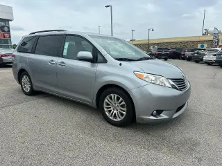 Toyota Sienna 2014 XLE 7-Passenger Auto Access Seat 4dr Mini-Van